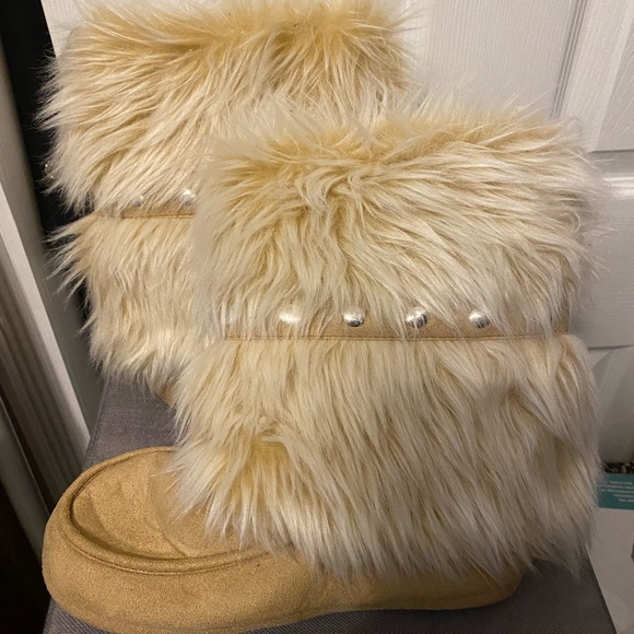 Steve Madden Slipper Booties - Picture 2 of 6